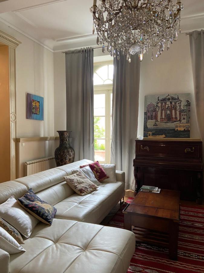 Le Gite Du Chateau Auriac-sur-Vendinelle Exterior foto